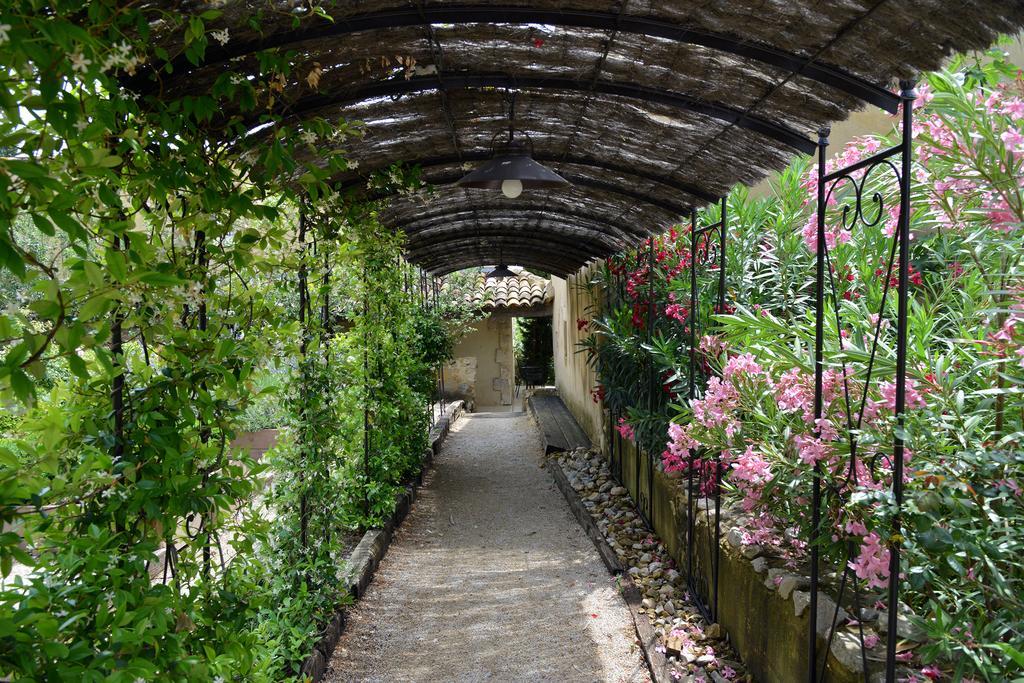 Hameau Des Baux Hotel Paradou Exterior photo